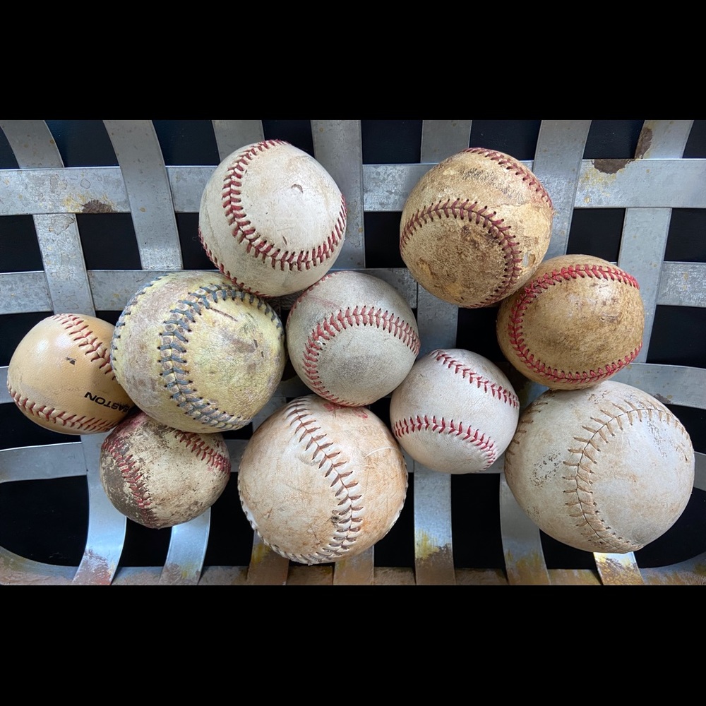 Balls for decor.